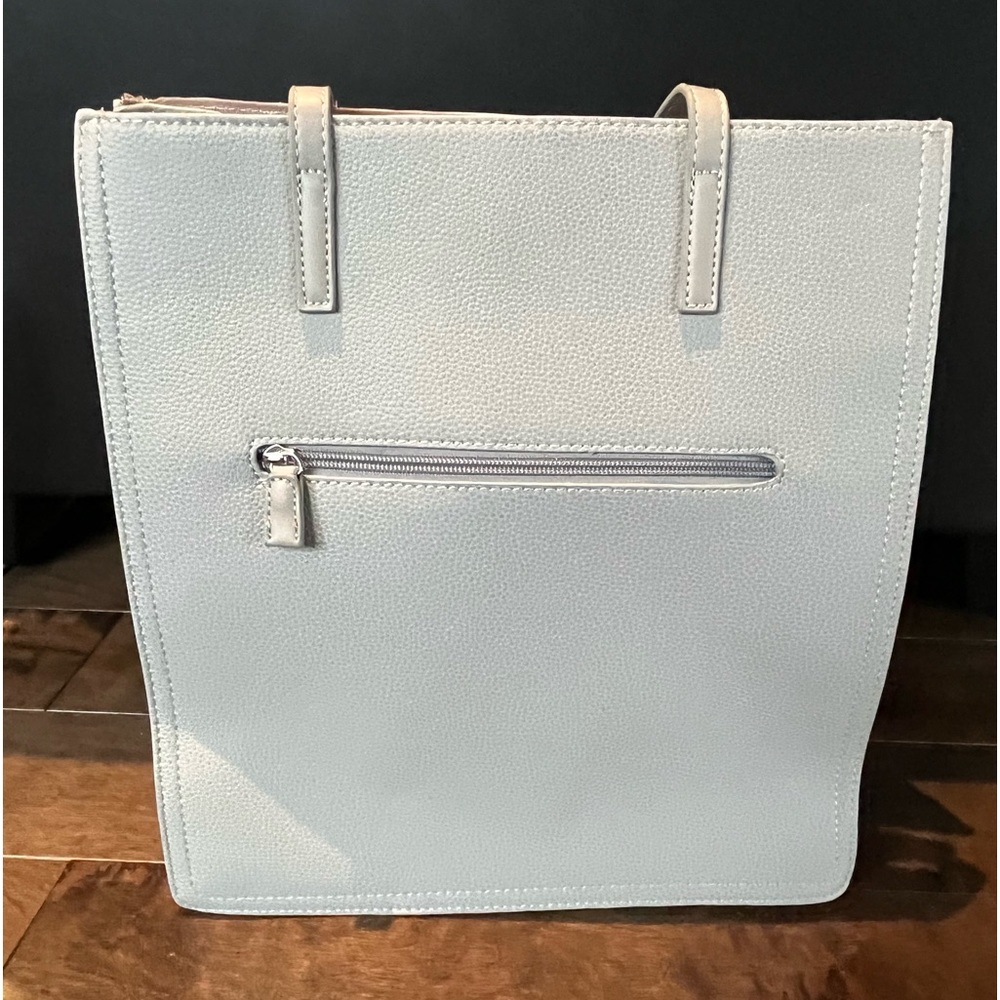DAVID JONES Vegan leather tote bag in light grey. - Picture 2 of 9
